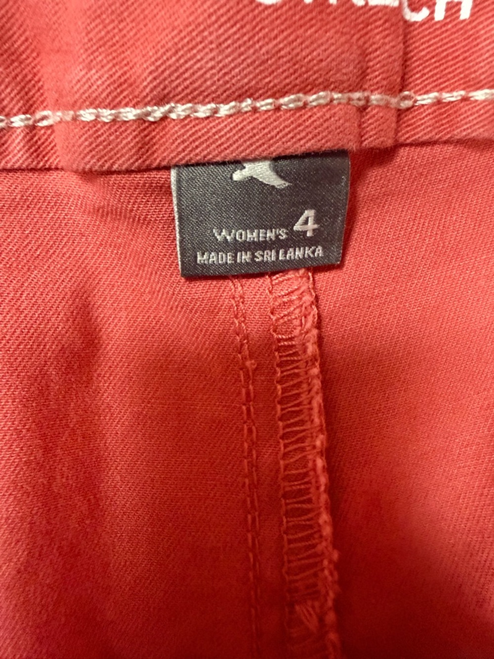 Eddie Bauer Coral colored Legendwash Stretch Casual shorts 4 - Picture 4 of 8